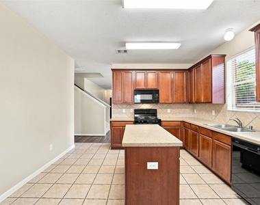 16726 Vivian Point Lane - Photo Thumbnail 10