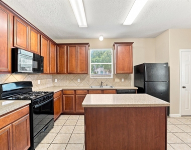 16726 Vivian Point Lane - Photo Thumbnail 9