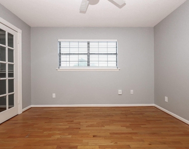 2919 Wentworth Street - Photo Thumbnail 15