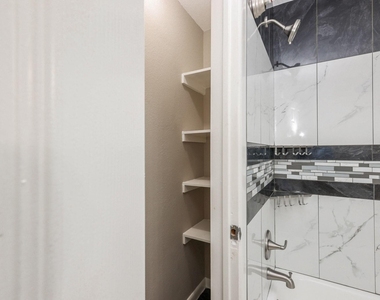 2919 Wentworth Street - Photo Thumbnail 13