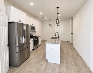 8312 Prairie View Drive - Photo Thumbnail 9