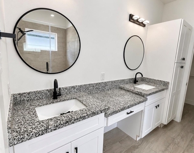 8312 Prairie View Drive - Photo Thumbnail 8