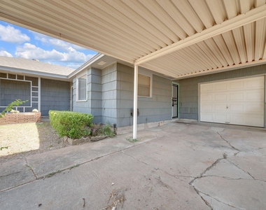 5310 Newkirk Lane - Photo Thumbnail 2