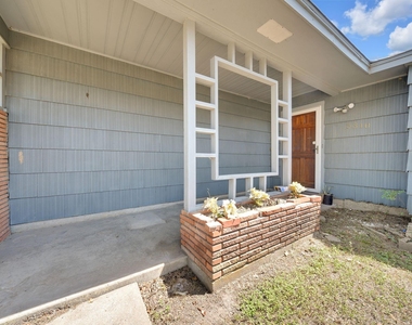 5310 Newkirk Lane - Photo Thumbnail 1