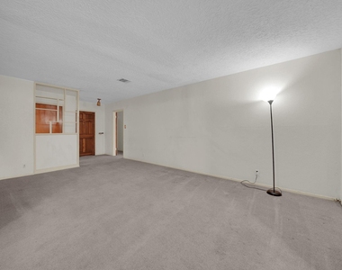 5310 Newkirk Lane - Photo Thumbnail 5