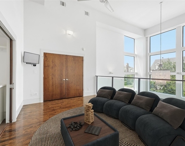 734 E 8th Street - Photo Thumbnail 14