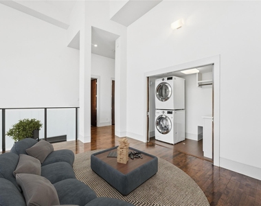 734 E 8th Street - Photo Thumbnail 15