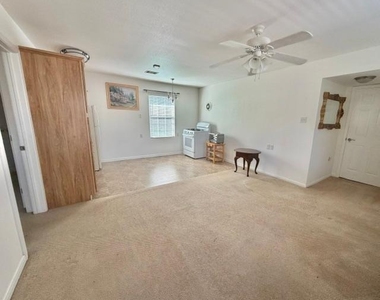 9103 Pine Lane - Photo Thumbnail 4