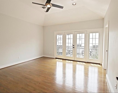 2736 Cortlandt Street - Photo Thumbnail 2