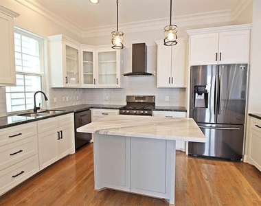 2736 Cortlandt Street - Photo Thumbnail 1