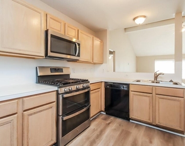 10815 Malden Drive - Photo Thumbnail 5