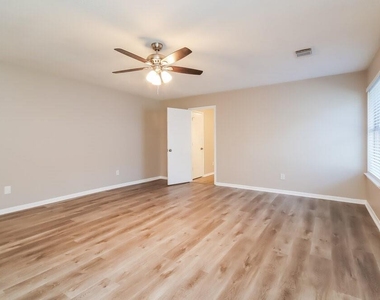 10815 Malden Drive - Photo Thumbnail 7