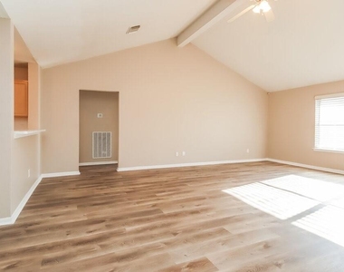 10815 Malden Drive - Photo Thumbnail 4