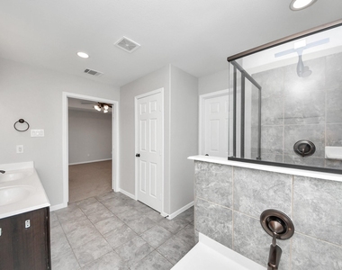 18314 Amalfi Coast Drive - Photo Thumbnail 26