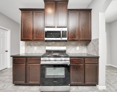 18314 Amalfi Coast Drive - Photo Thumbnail 12