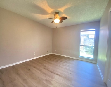 815 Ramada Drive - Photo Thumbnail 5
