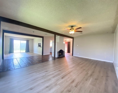 815 Ramada Drive - Photo Thumbnail 9