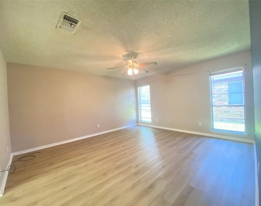 815 Ramada Drive - Photo Thumbnail 10