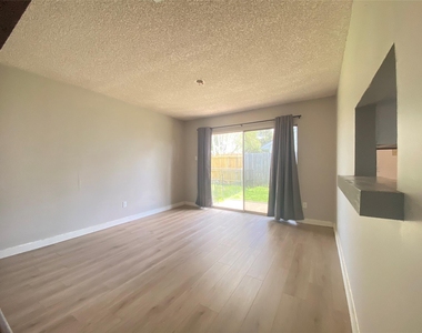 815 Ramada Drive - Photo Thumbnail 7