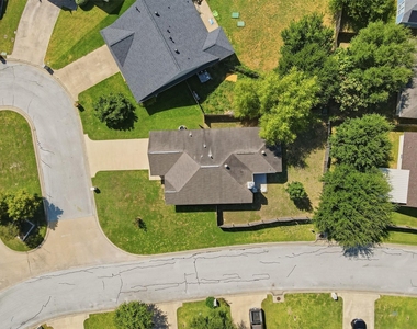 3907 Bridgeberry Court - Photo Thumbnail 17