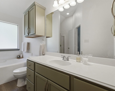 3907 Bridgeberry Court - Photo Thumbnail 11