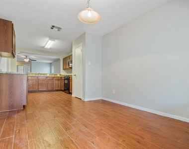 15426 Sableton Crest Lane - Photo Thumbnail 2