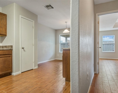 15426 Sableton Crest Lane - Photo Thumbnail 3