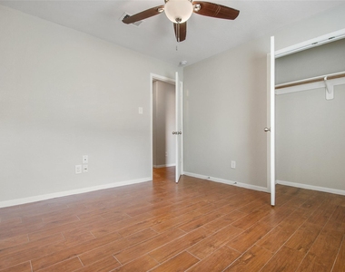 15426 Sableton Crest Lane - Photo Thumbnail 16
