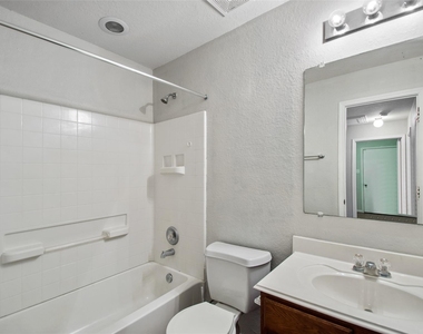 15426 Sableton Crest Lane - Photo Thumbnail 17