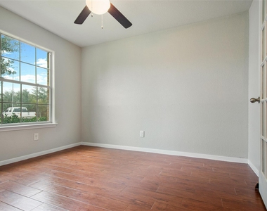 15426 Sableton Crest Lane - Photo Thumbnail 9
