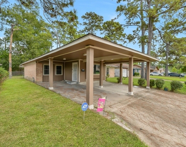 11226 Blades Street - Photo Thumbnail 2