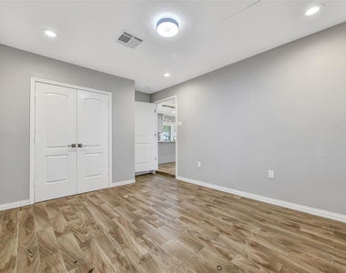 11226 Blades Street - Photo Thumbnail 23