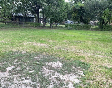2114 Evergreen Lane - Photo Thumbnail 10
