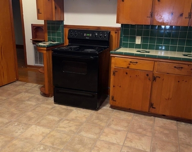 2114 Evergreen Lane - Photo Thumbnail 7