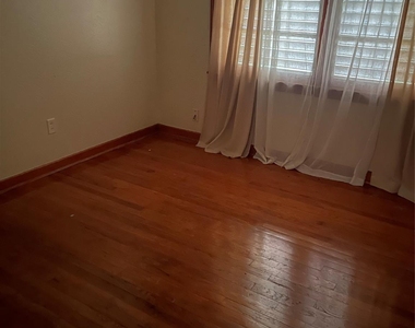 2114 Evergreen Lane - Photo Thumbnail 15