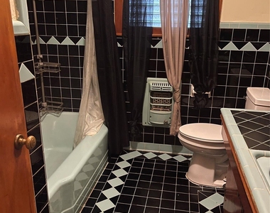 2114 Evergreen Lane - Photo Thumbnail 11