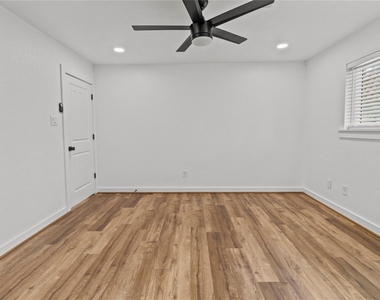 4812 24th St - Photo Thumbnail 16