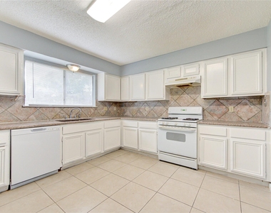 12023 Plumbrook Drive - Photo Thumbnail 23