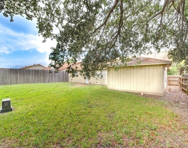 12023 Plumbrook Drive - Photo Thumbnail 8