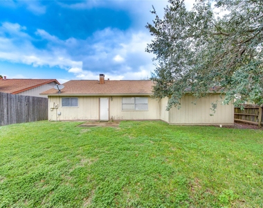 12023 Plumbrook Drive - Photo Thumbnail 7