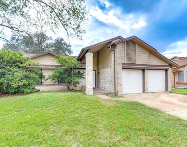12023 Plumbrook Drive - Photo Thumbnail 3