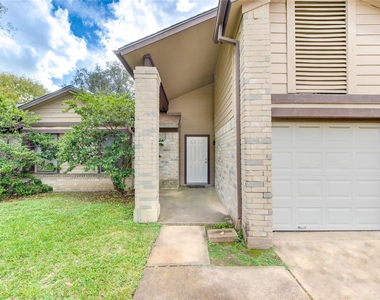 12023 Plumbrook Drive - Photo Thumbnail 4