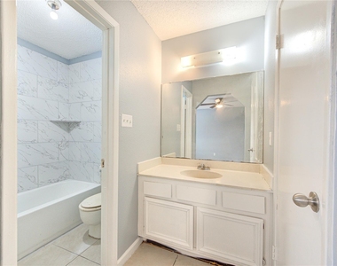 12023 Plumbrook Drive - Photo Thumbnail 28