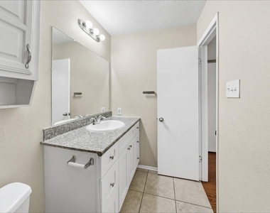 5126 Girnigoe Drive - Photo Thumbnail 7