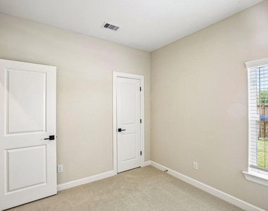 3085 Sorrento Hill Drive - Photo Thumbnail 14