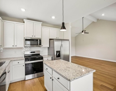 3085 Sorrento Hill Drive - Photo Thumbnail 4