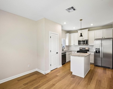 3085 Sorrento Hill Drive - Photo Thumbnail 2