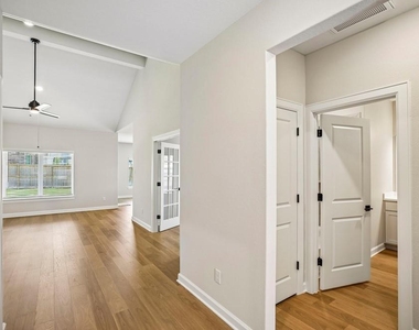 3085 Sorrento Hill Drive - Photo Thumbnail 6