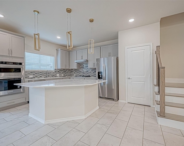 10511 Blankiet Lane - Photo Thumbnail 12