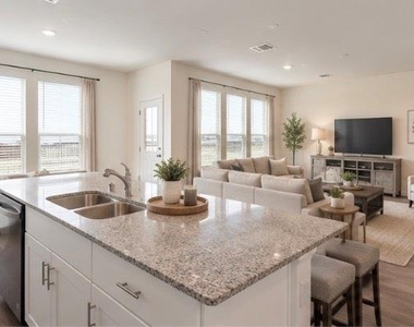 1024 Greenshank Drive - Photo Thumbnail 2